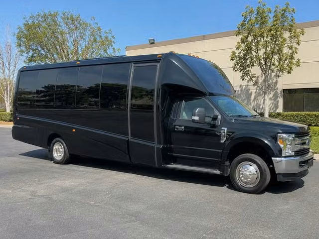 west allis charter bus rental